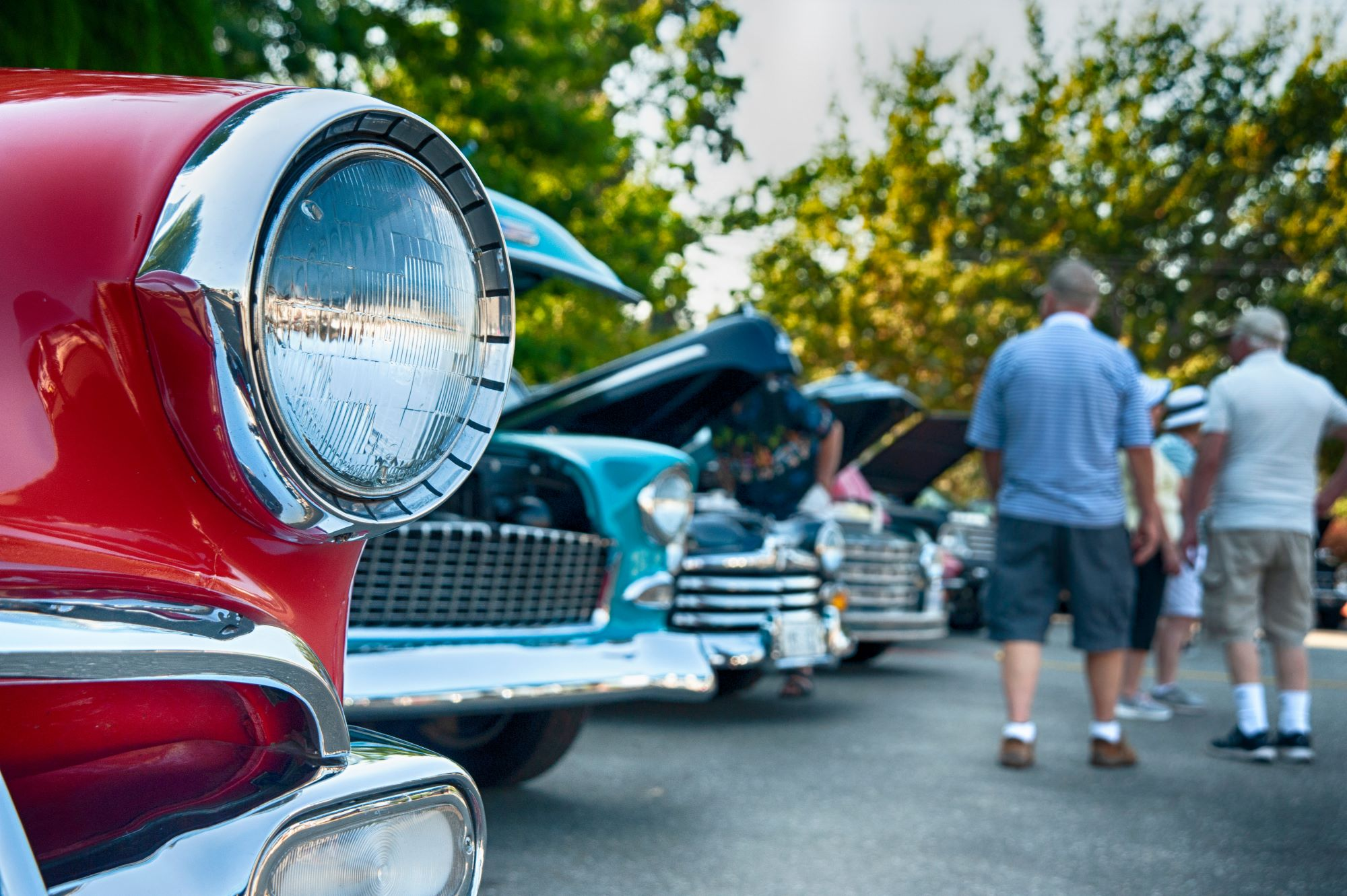 Elevating Vintage Aesthetics: Must-Have Accessories for Classic Cars